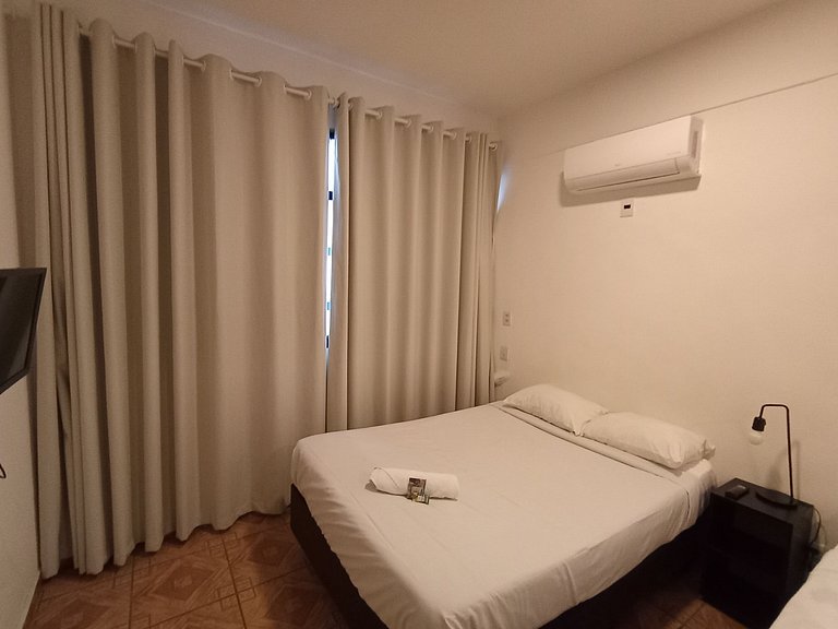 Suíte espaçosa localização 10 * Vila Olímpia - A34