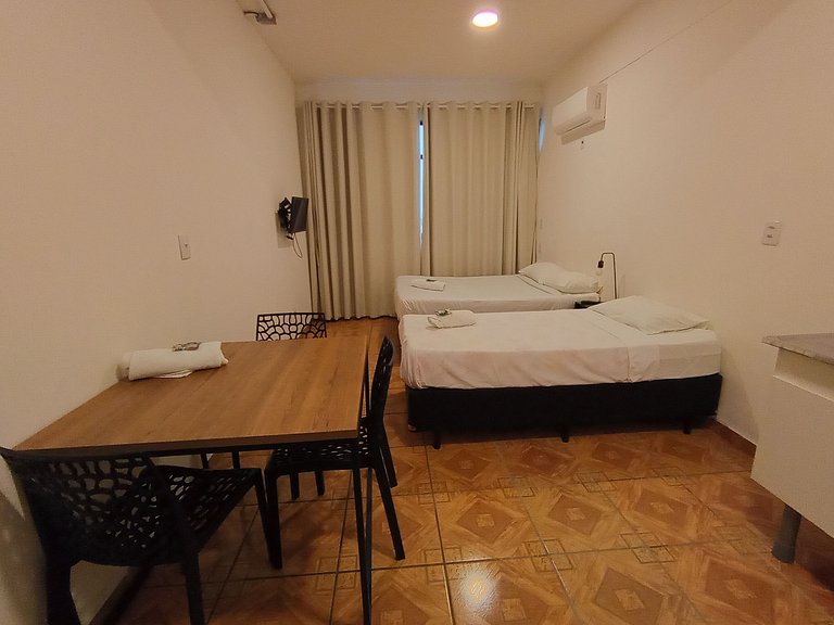 Suíte espaçosa localização 10 * Vila Olímpia - A34