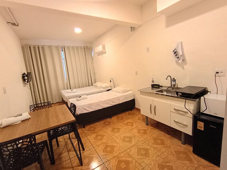 Suíte espaçosa localização 10 * Vila Olímpia - A34
