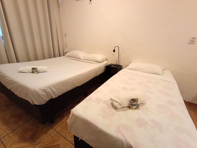 Suíte espaçosa localização 10 * Vila Olímpia - A34