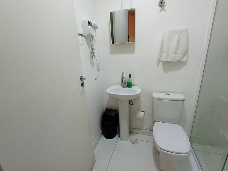 Suíte espaçosa localização 10 * Vila Olímpia - A34
