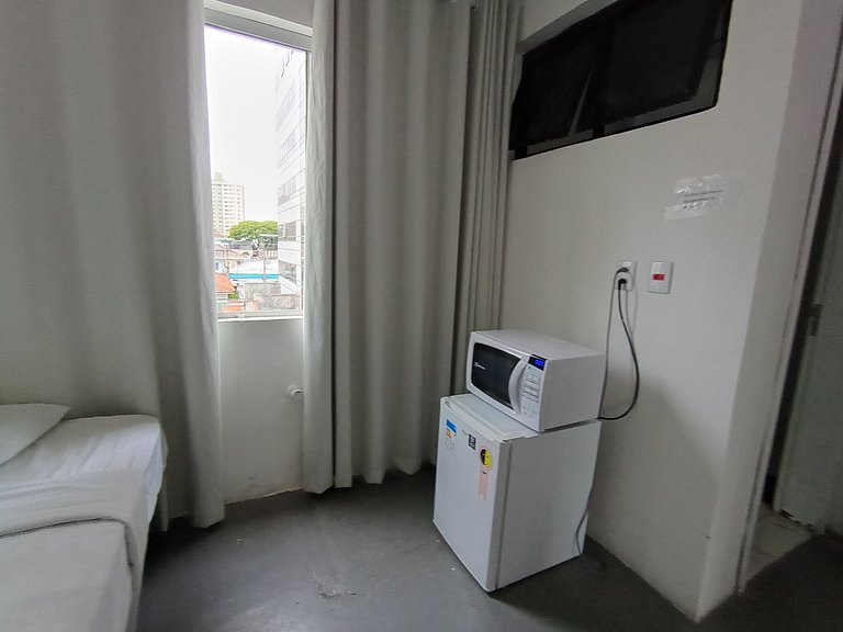 Suíte iluminada e bem localizada - A68