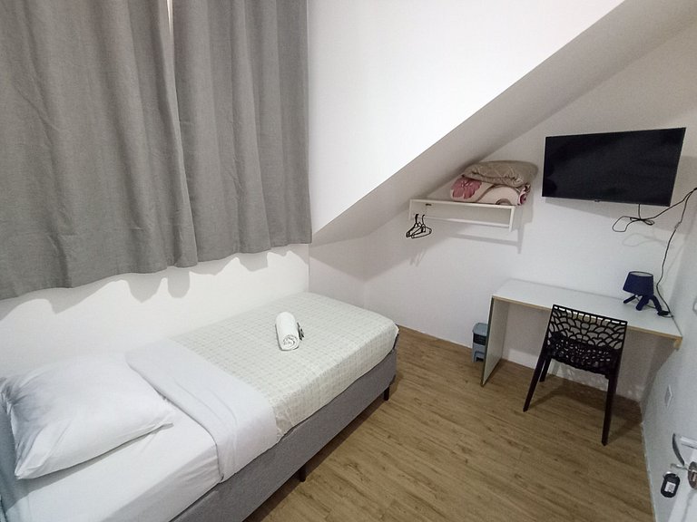 Quarto super localização com NetFlix | A40