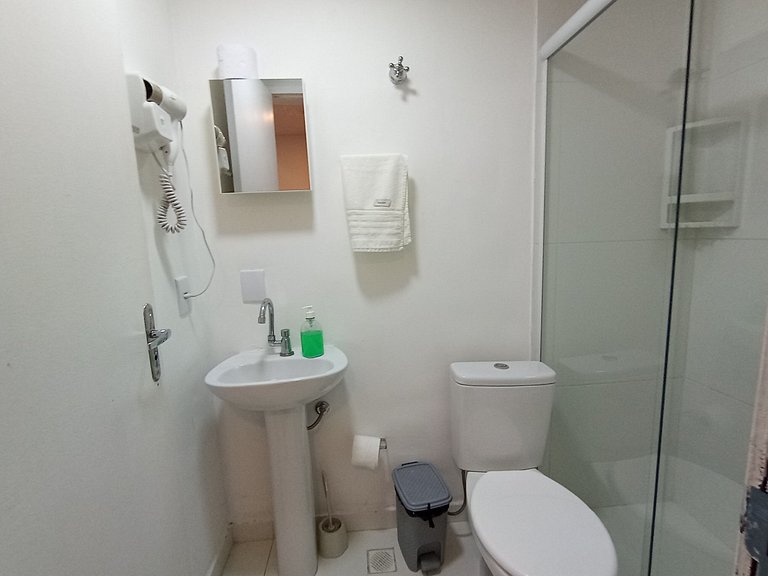 Suíte espaçosa na * Vila Olímpia * Localização 10 - A62