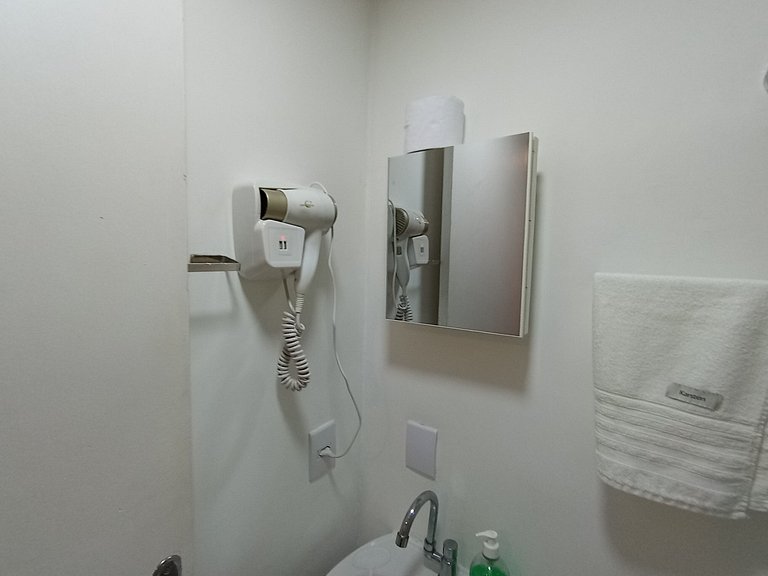 Suíte espaçosa na * Vila Olímpia * Localização 10 - A62