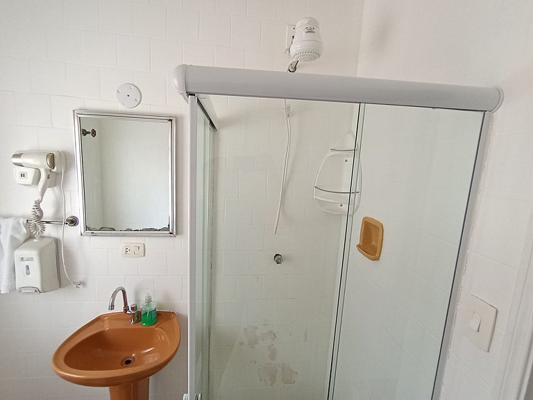 Quarto arejado na Vila Olímpia com Smart TV - A47