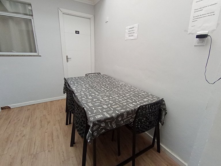 Quarto arejado na Vila Olímpia com Smart TV - A48