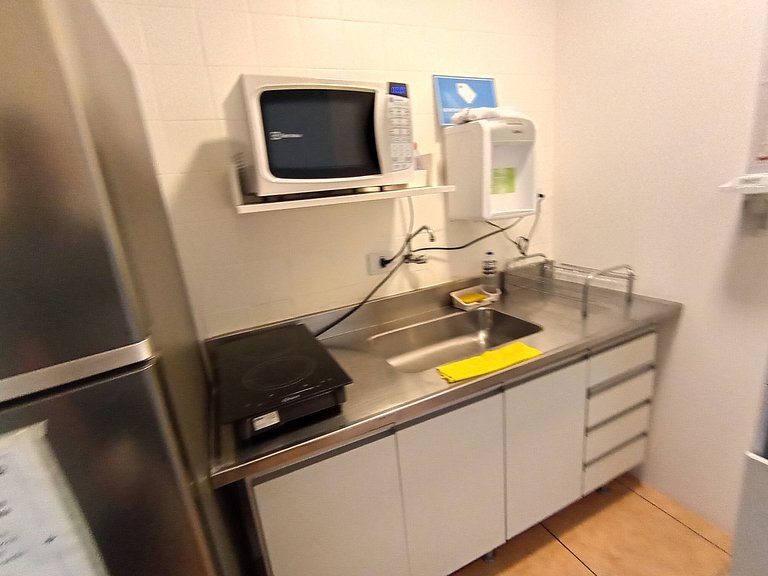 Quarto arejado na Vila Olímpia com Smart TV - A48