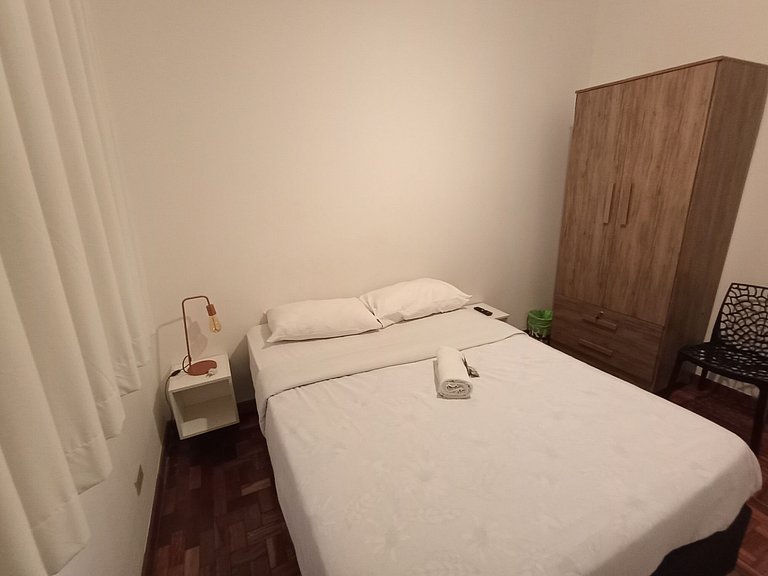 Quarto tranquilo na Vila Olímpia com Smart TV -A48