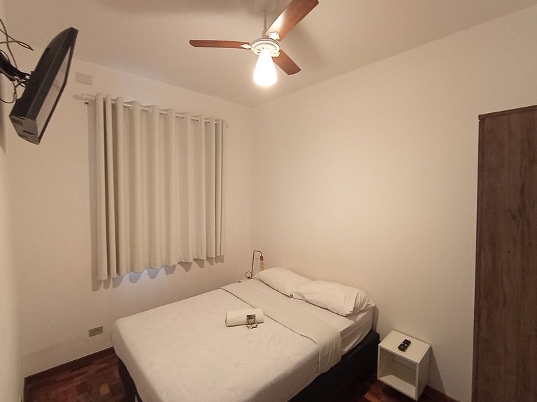 Quarto tranquilo na Vila Olímpia com Smart TV -A48