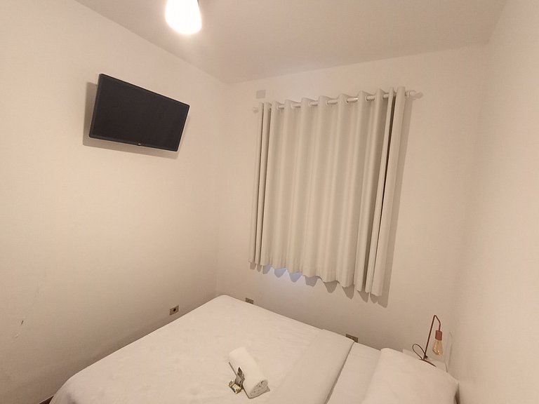 Quarto tranquilo na Vila Olímpia com Smart TV -A48