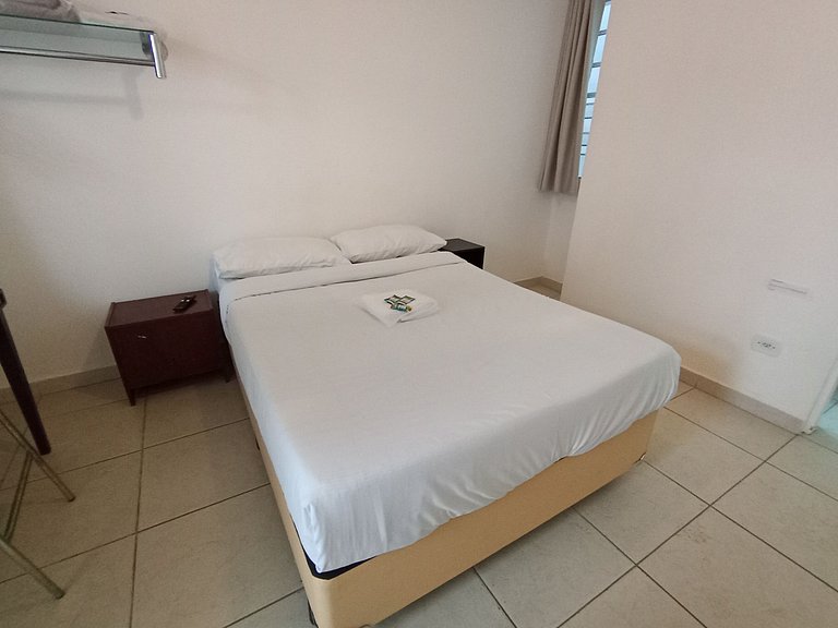 Suíte com banheiro * Super Localização * - A60