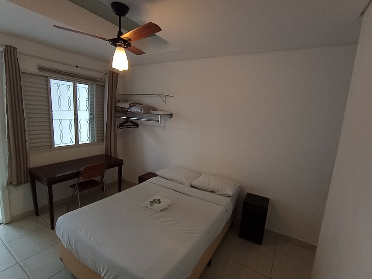 Suíte com banheiro * Super Localização * - A60