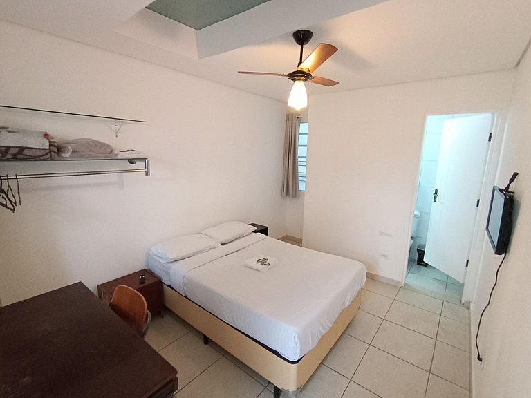 Suíte com banheiro * Super Localização * - A60