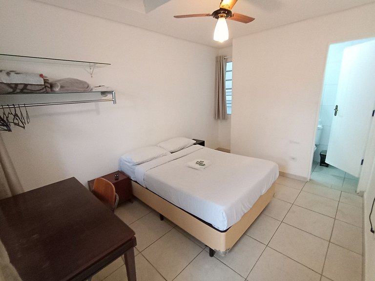 Suíte com banheiro * Super Localização * - A60