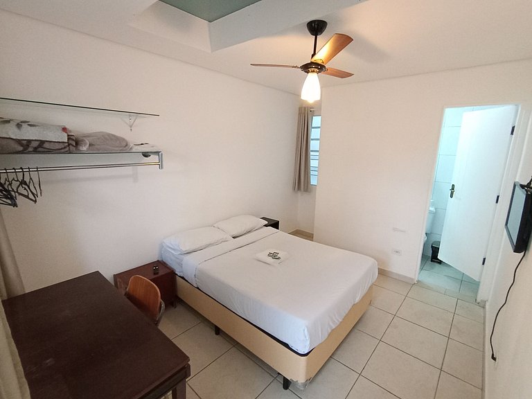 Suíte com banheiro * Super Localização * - A60