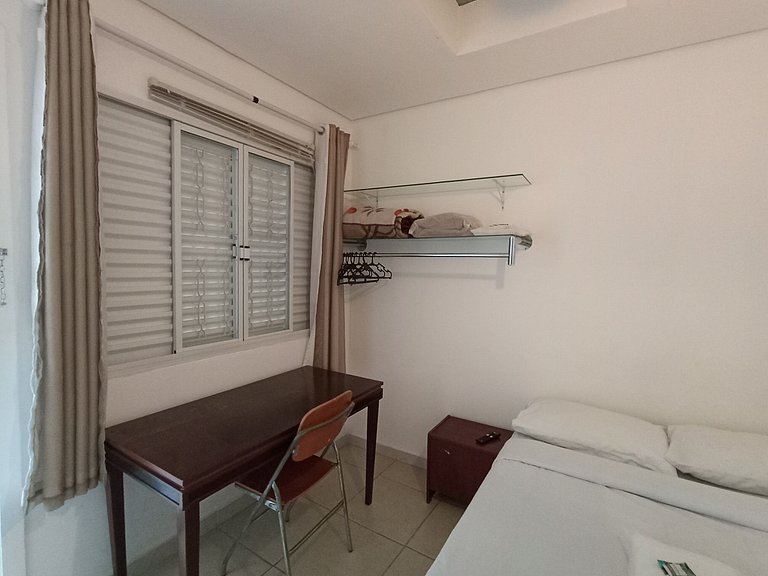 Suíte com banheiro * Super Localização * - A60