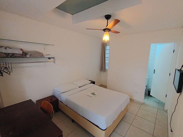 Suíte com banheiro * Super Localização * - A60