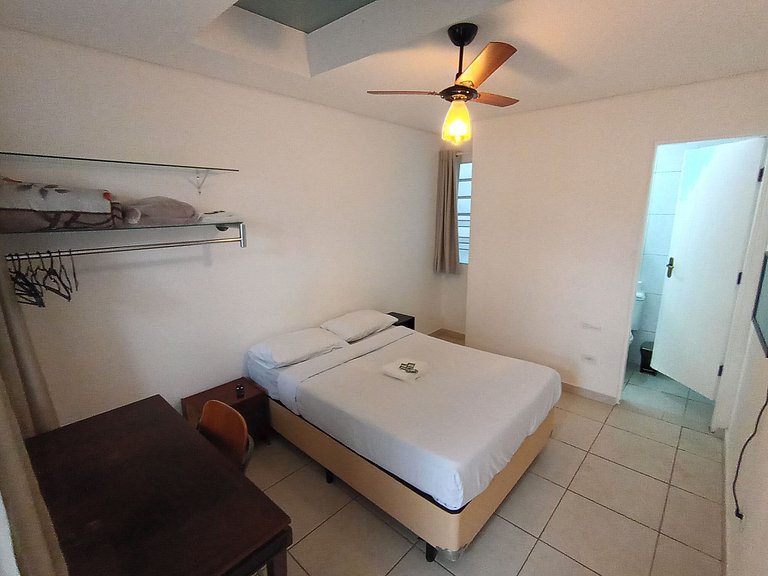 Suíte com banheiro * Super Localização * - A60