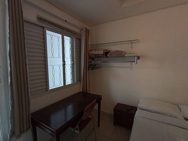 Suíte com banheiro * Super Localização * - A60