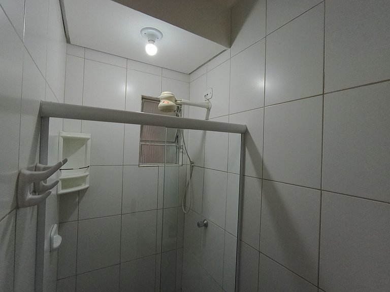 Suíte com banheiro * Super Localização * - A60