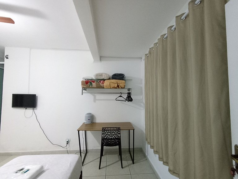 Quarto Amplo Vila Olímpia *Localização TOP *-A54