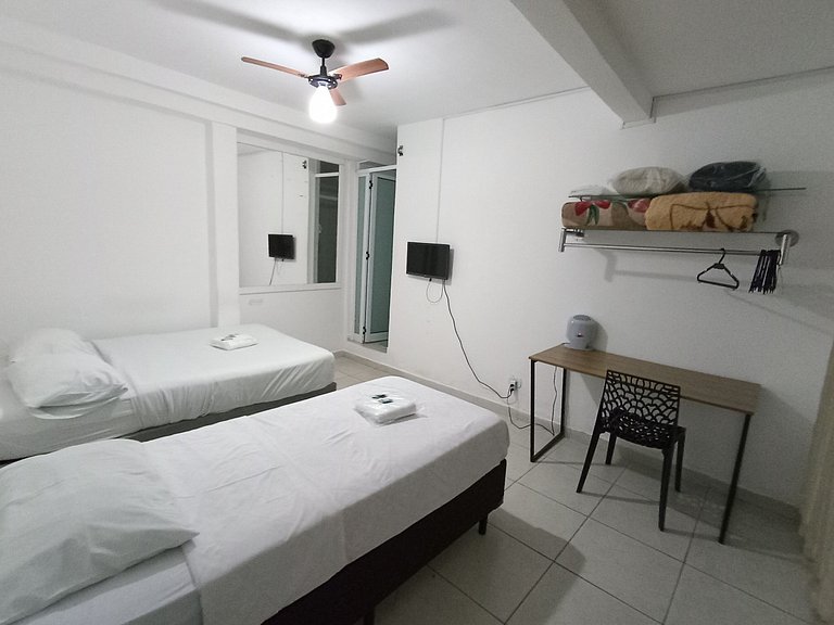 Quarto Amplo Vila Olímpia *Localização TOP * - A53