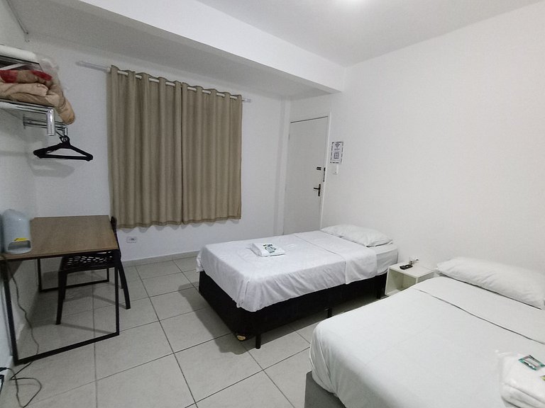 Quarto Amplo Vila Olímpia *Localização TOP *-A54