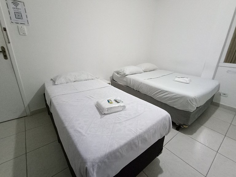 Quarto Amplo Vila Olímpia *Localização TOP *-A54