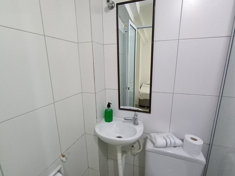 Quarto Amplo Vila Olímpia *Localização TOP * - A53