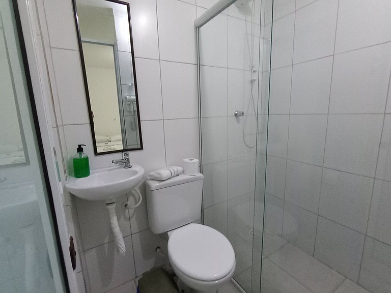 Quarto Amplo Vila Olímpia *Localização TOP *-A54