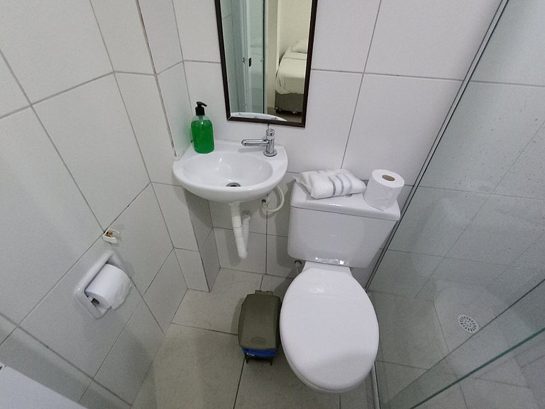 Quarto Amplo Vila Olímpia *Localização TOP *-A54