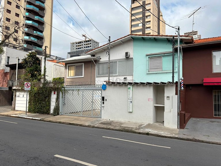 Quarto c/ Netflix - Vila Olímpia - A44