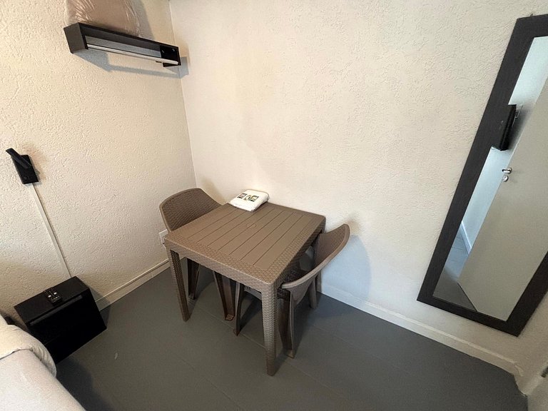 Quarto Térreo e Iluminado na Vila Olímpia - A61