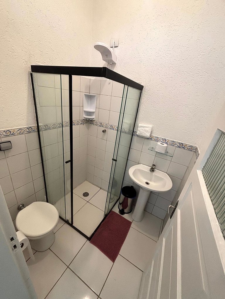 Quarto amplo e iluminado na Vila Olímpia - A64