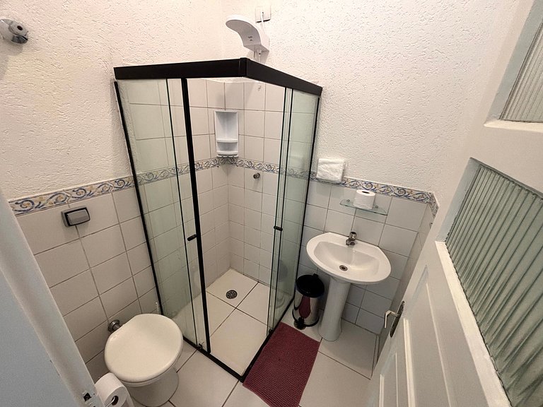 Quarto amplo e iluminado na Vila Olímpia - A64
