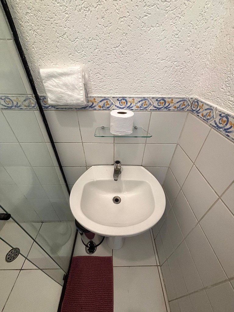 Quarto amplo e iluminado na Vila Olímpia - A64