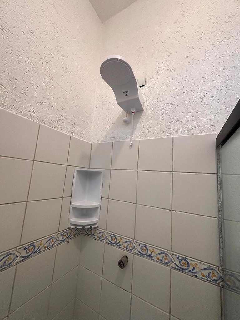 Quarto com SmartTV e mesa na Vila Olímpia - A65