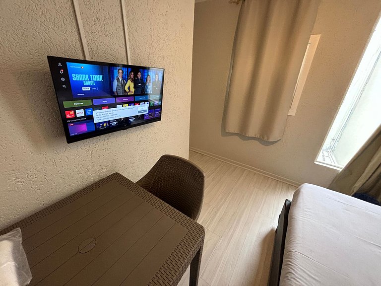 Quarto compacto com SmartTV na Vila Olímpia - A66